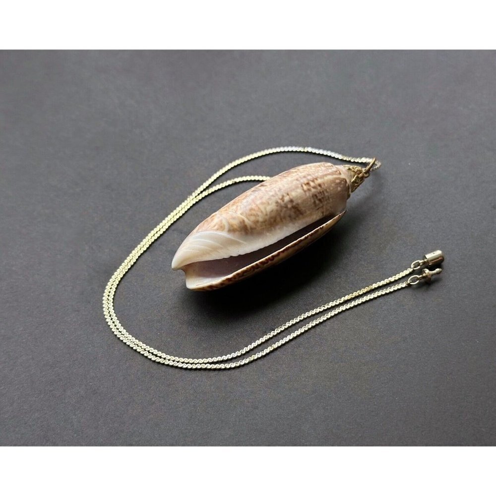 Shell bead, faux beige and white pearls, Olive shell pendant necklace set of 4 - Picture 7 of 10